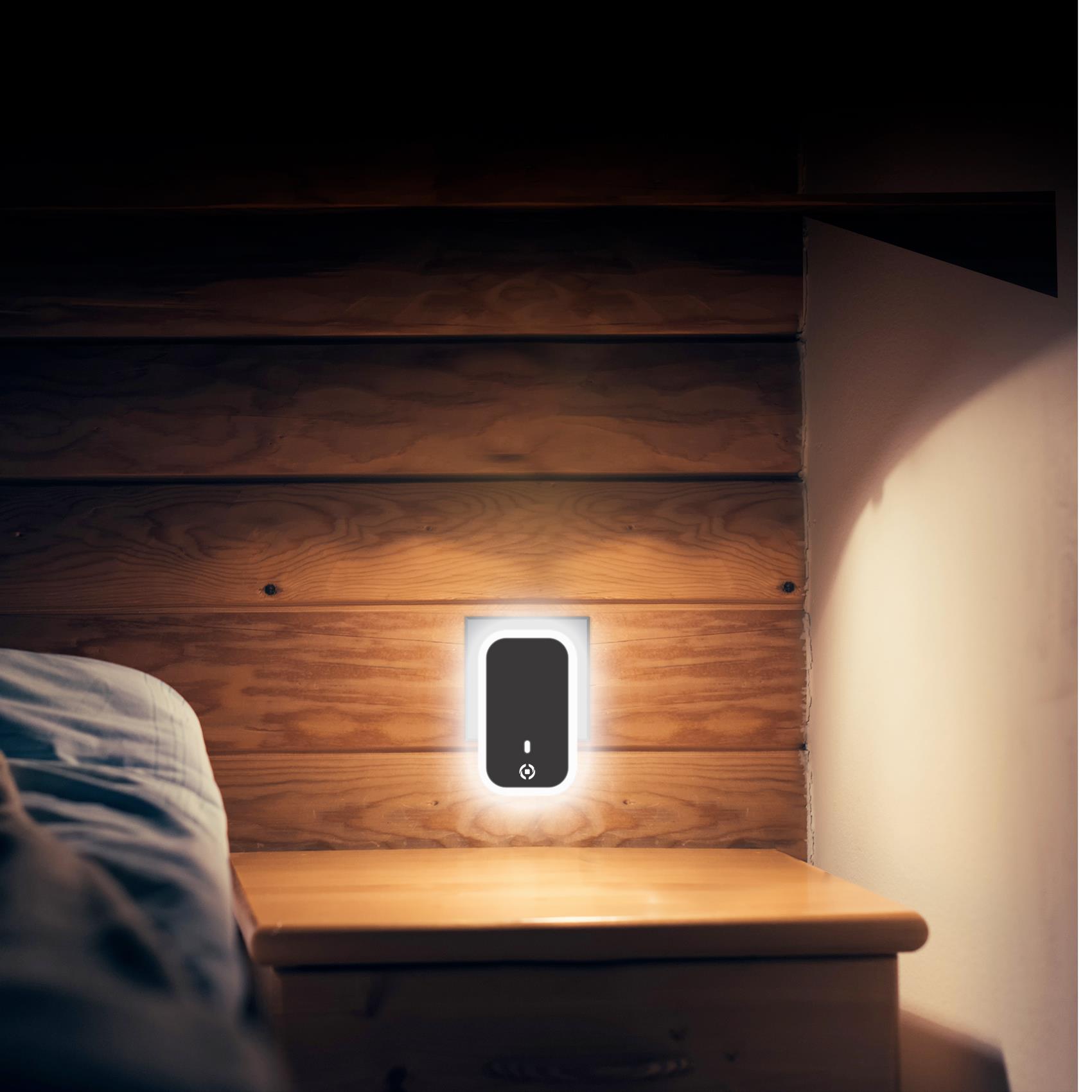 CELLY Kućni punjač za telefon sa dva ulaza i noćnim svetlom u CRNOJ boji slika 3